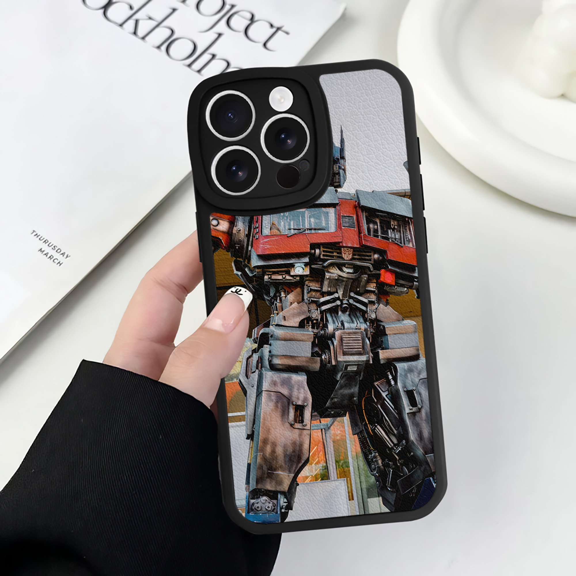 （画像用） Transformers トランスフォーマー 【iPhone 16シリーズ対応】シリコンスマホケース（レザー調） 材質：シリコン
